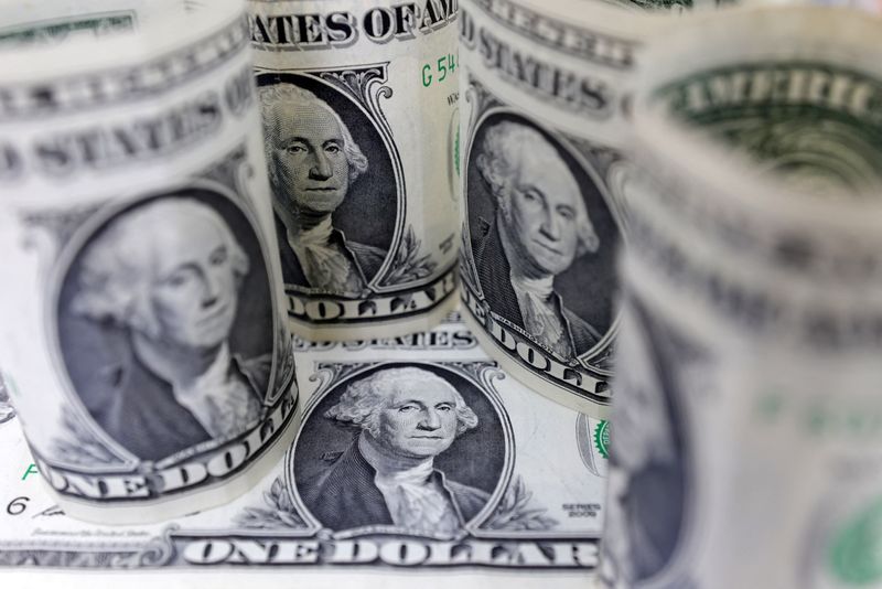 Dollar dips as US voters head to polls