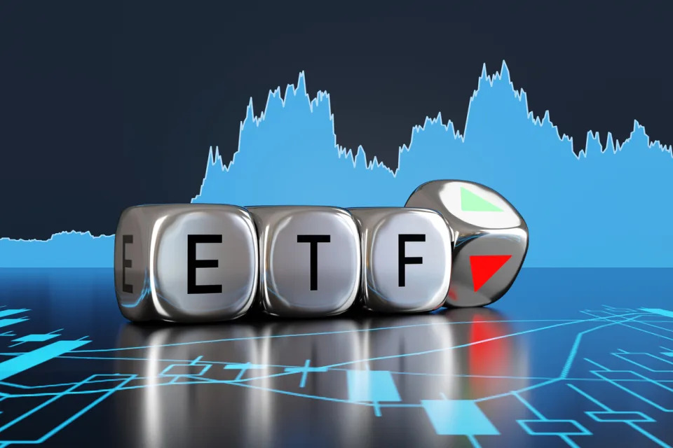 JEPI vs DIVO: Active Alternatives to Dividend ETFs