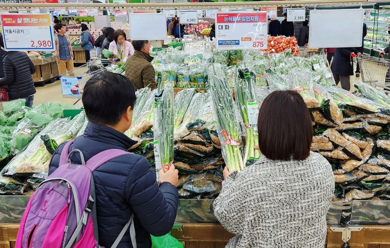 South Korea economy likely returned to growth in Q3: Reuters poll