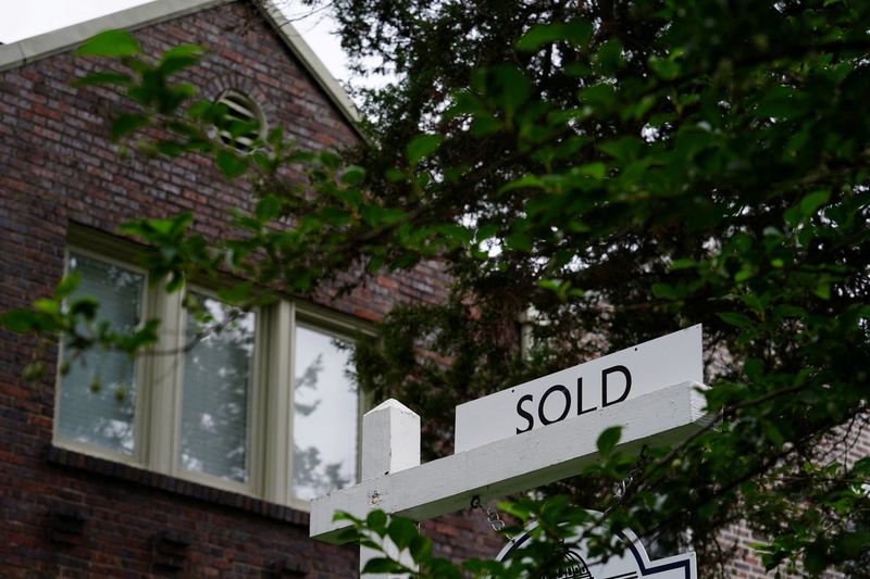 US new home sales highest in nearly 1-1/2 years in September