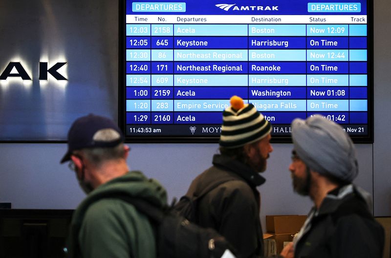 Amtrak resumes service between New York and Washington after power issues