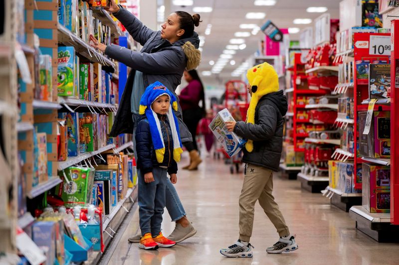 Uncertainty clouds holiday shopping season after mixed forecasts from Walmart, Target