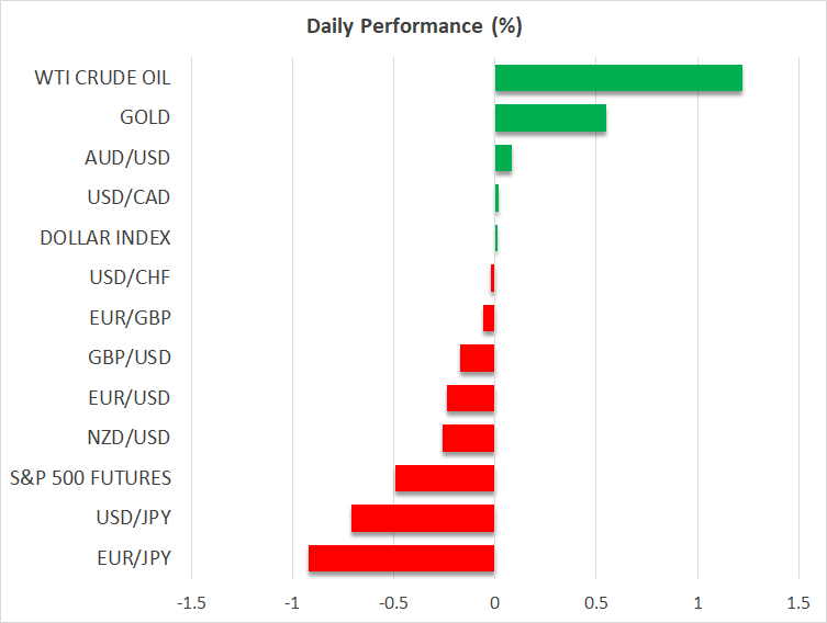 US Dollar Holds, Yen Surges: Tactical Moves in Currency Pairs On Market Shifts