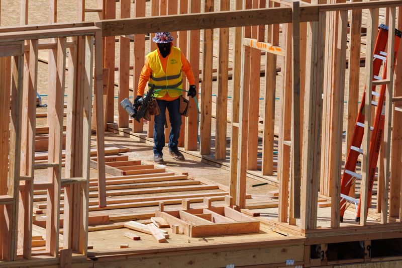 US construction spending beats expectations in October