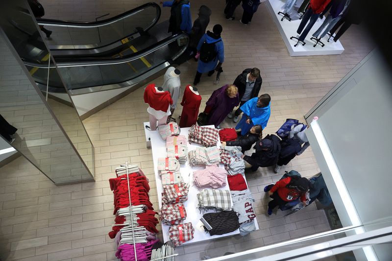 US Thanksgiving weekend records 197 million shoppers, retail body says