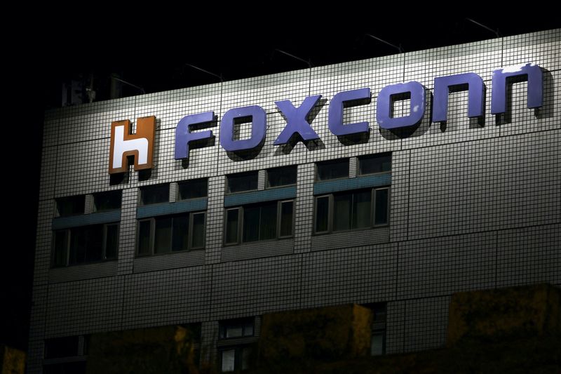 Foxconn says Nov revenue +3.47% y/y, Q4 outlook strong