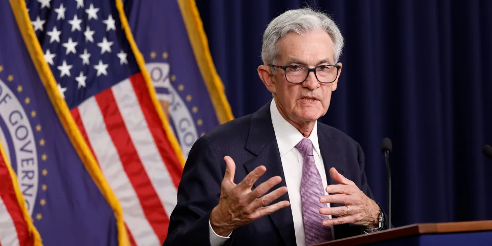 The Fed shouldn't cut rates as inflation is rising, markets are too frothy, JPMorgan Asset Management bond expert says