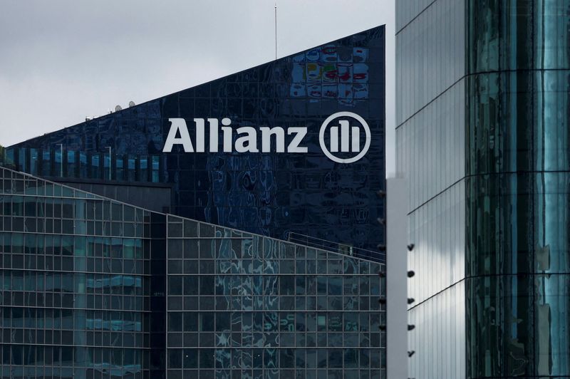 Allianz wants to redistribute three quarters of profit to shareholders