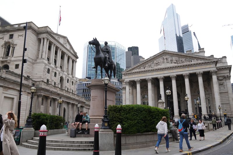 Instant view: BoE keeps rates on hold but policymakers more divided