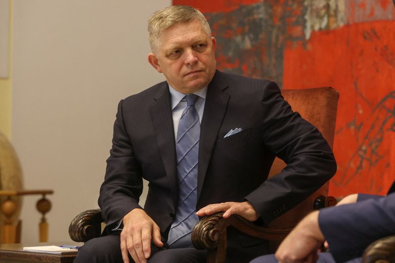 Slovak PM Fico warns of gas crisis without Ukraine transit route