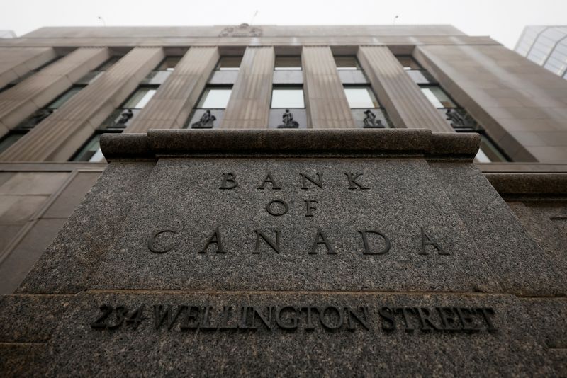 Bank of Canada's Dec 11 jumbo rate cut was a close call, minutes show