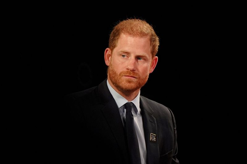 Prince Harry set for court battle with Murdoch papers