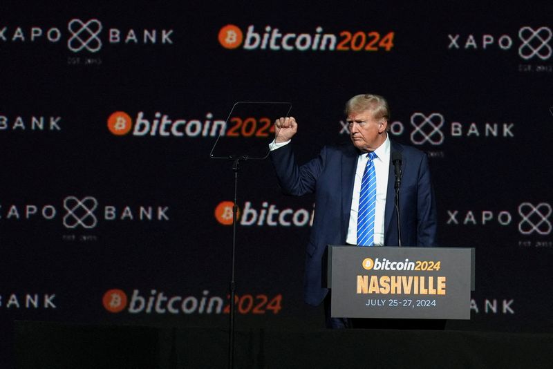 With cocktails and Snoop Dogg, crypto industry celebrates Trump inauguration