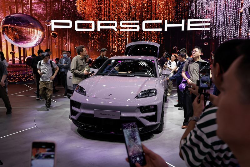 Porsche confirms 2024 earnings outlook in investor call, analyst's note says