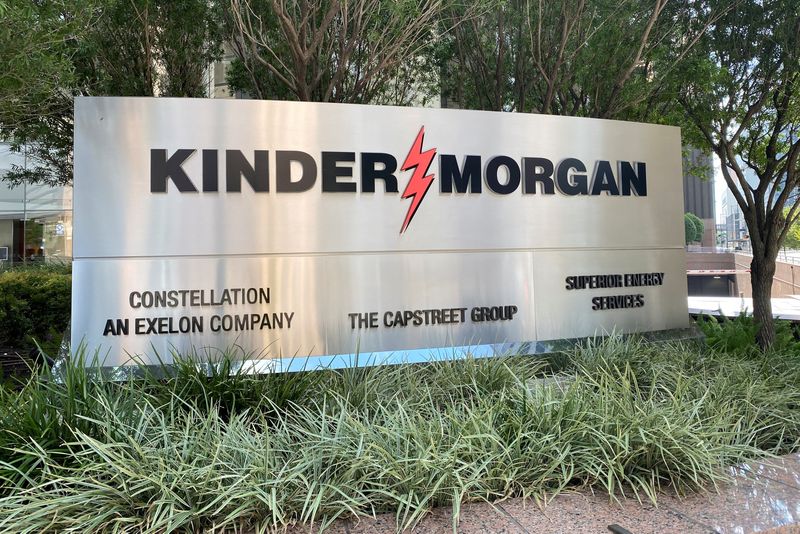 Kinder Morgan misses quarterly profit estimates, remains bullish on natgas demand