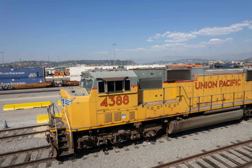 Union Pacific Stock Surges as Earnings Top Expectations, Thanks to Falling Fuel Costs