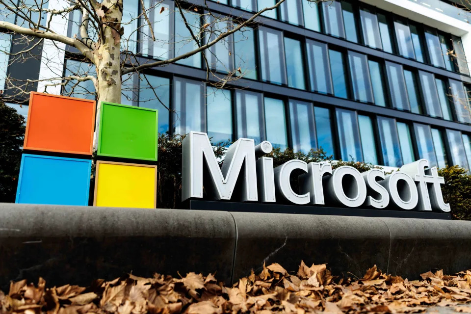 Microsoft Stock Slumps as Azure 'Execution Issues' Make Analysts Wary