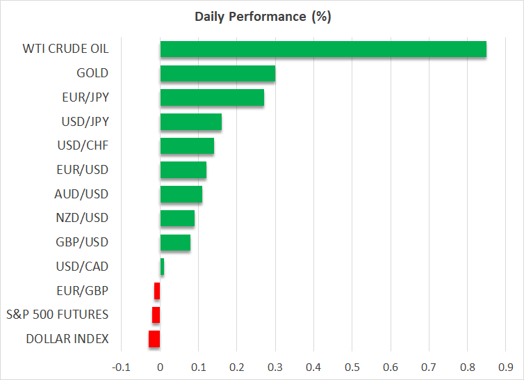 US Dollar: Traders Pause Selling as Nonfarm Payrolls Data Looms